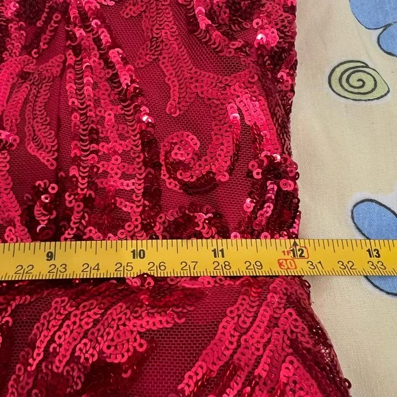 Elegant Red Sequin Dress - Picture 10 of 14